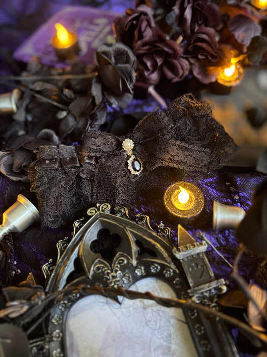 The Widow Collar