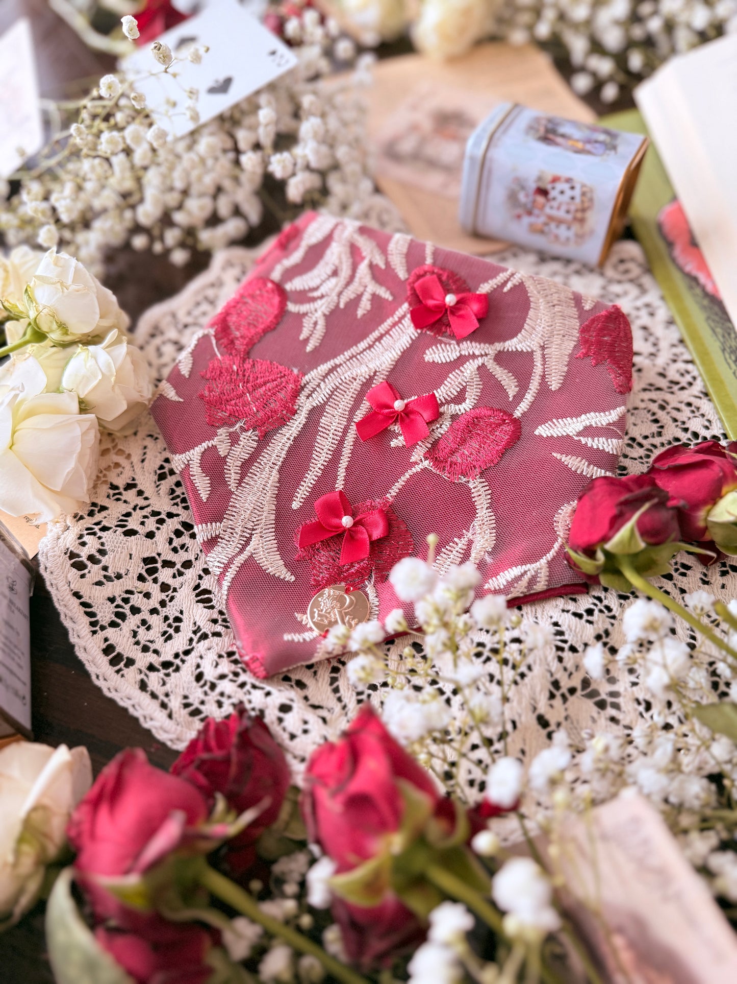 Paint the Roses Red 🌹